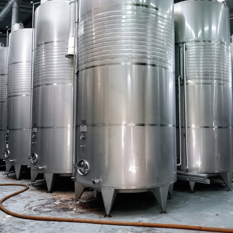 paslanmaz tank ve montajı alanında üstün hizmetler sunmaktayız. Uzman ekibimiz ve yüksek kaliteli malzemelerimizle, kimyasal, gıda ve ilaç endüstrileri baş